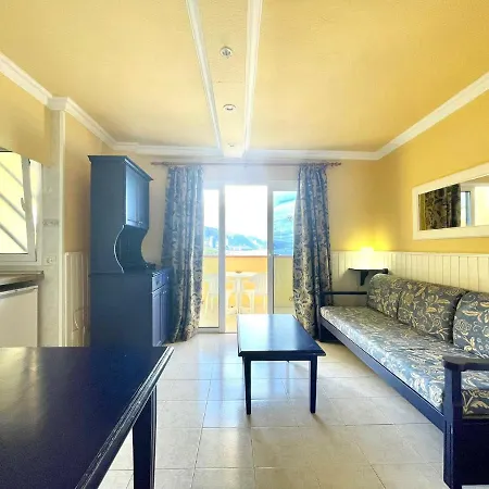 아파트 Apartamento A Pocos Metros De La Playa, Con Piscina Y Wifi Gratuito En Zonas Comunes *